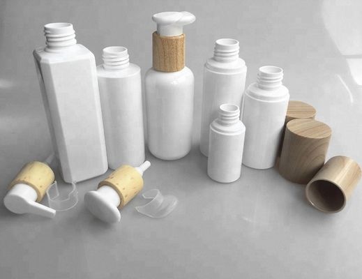 나무 대나무 모자와 PET 플라스틱 화장품 병 스킨 케어 물병 세트